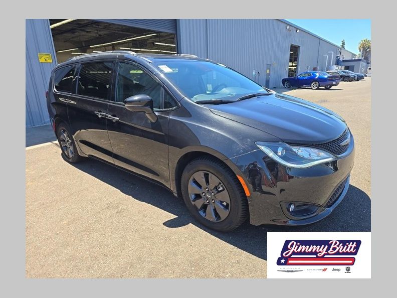 2020 Chrysler Pacifica Hybrid Limited FWD