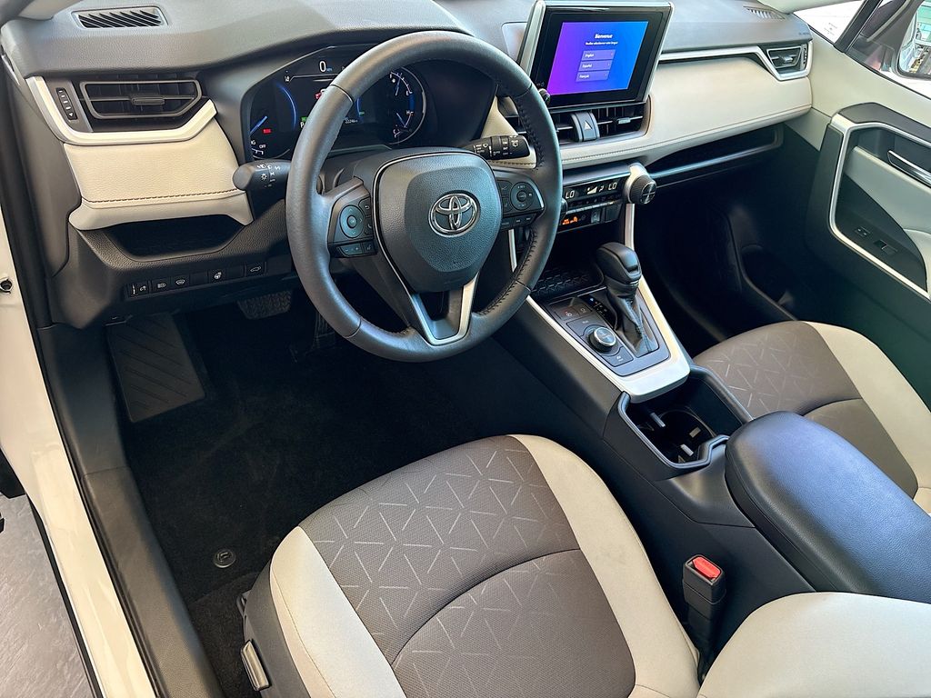 Thumbnail: 2025 Toyota RAV4 - 9