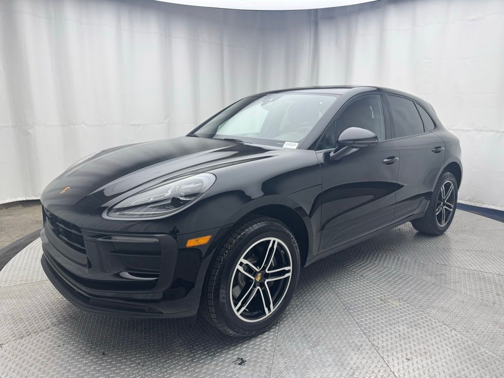 Thumbnail: 2025 Porsche Macan - 1