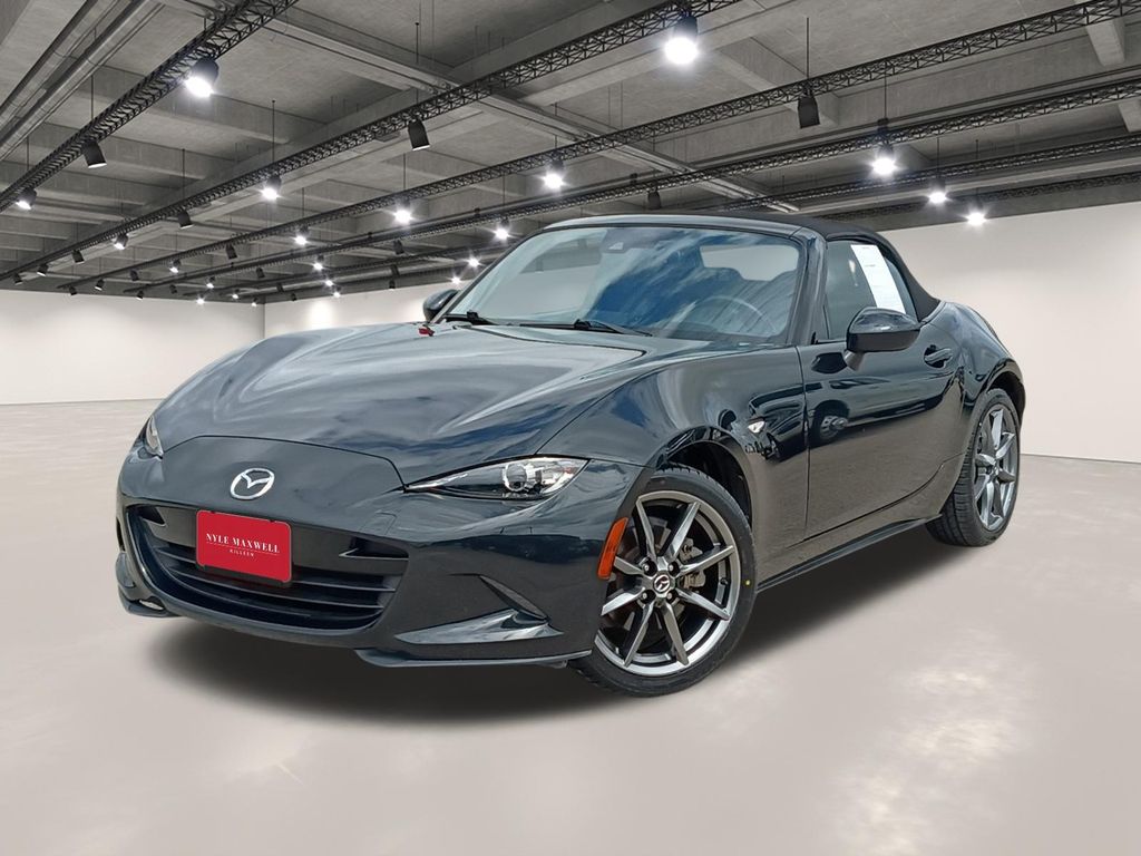 Jet Black Mica 2021 Mazda MX-5 Miata Grand Touring RWD Convertible Rear-Wheel Drive 6-Speed Automatic