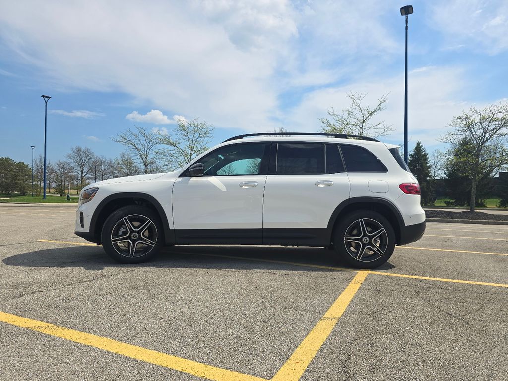 New 2026 White Mercedes-Benz GLB 250 image 13