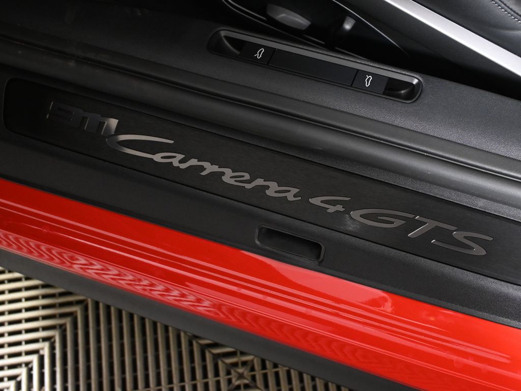 Thumbnail: 2026 Porsche 911 - 30