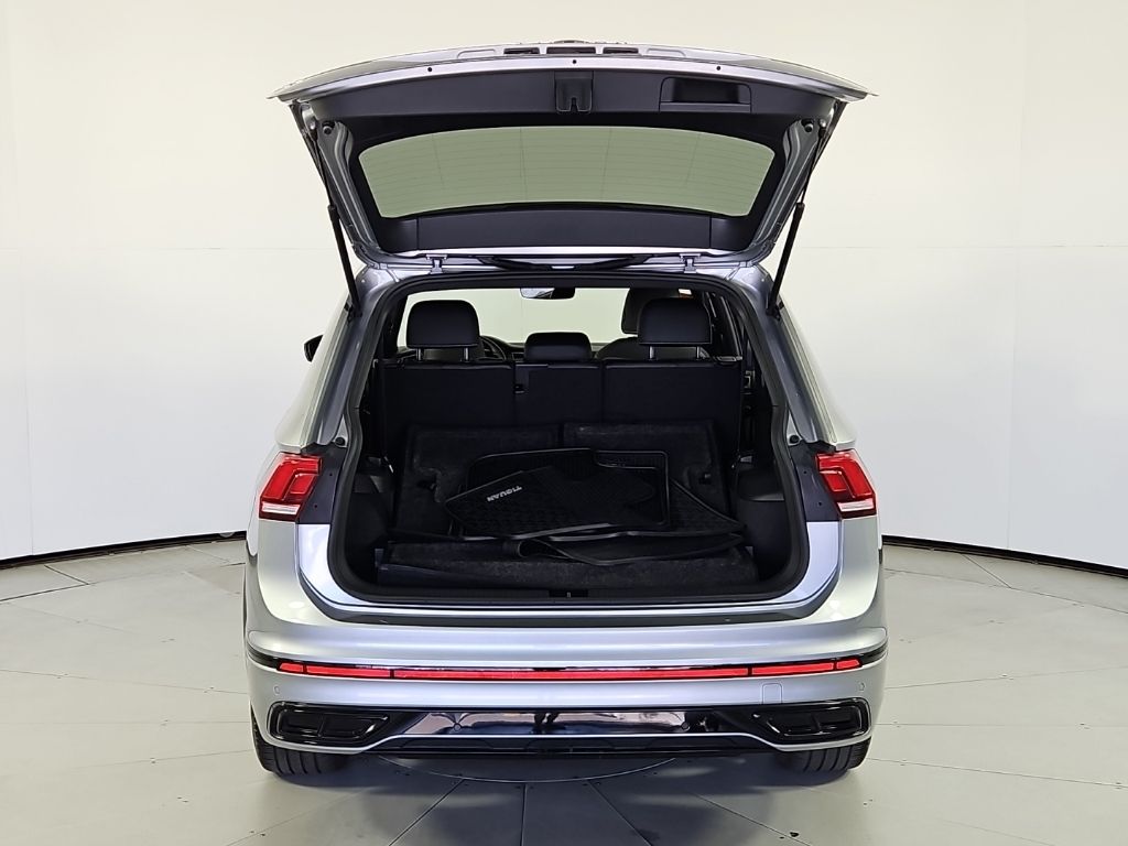 Thumbnail: 2023 Volkswagen Tiguan - 10