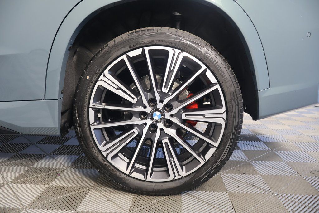 Thumbnail: 2025 BMW X1 - 10