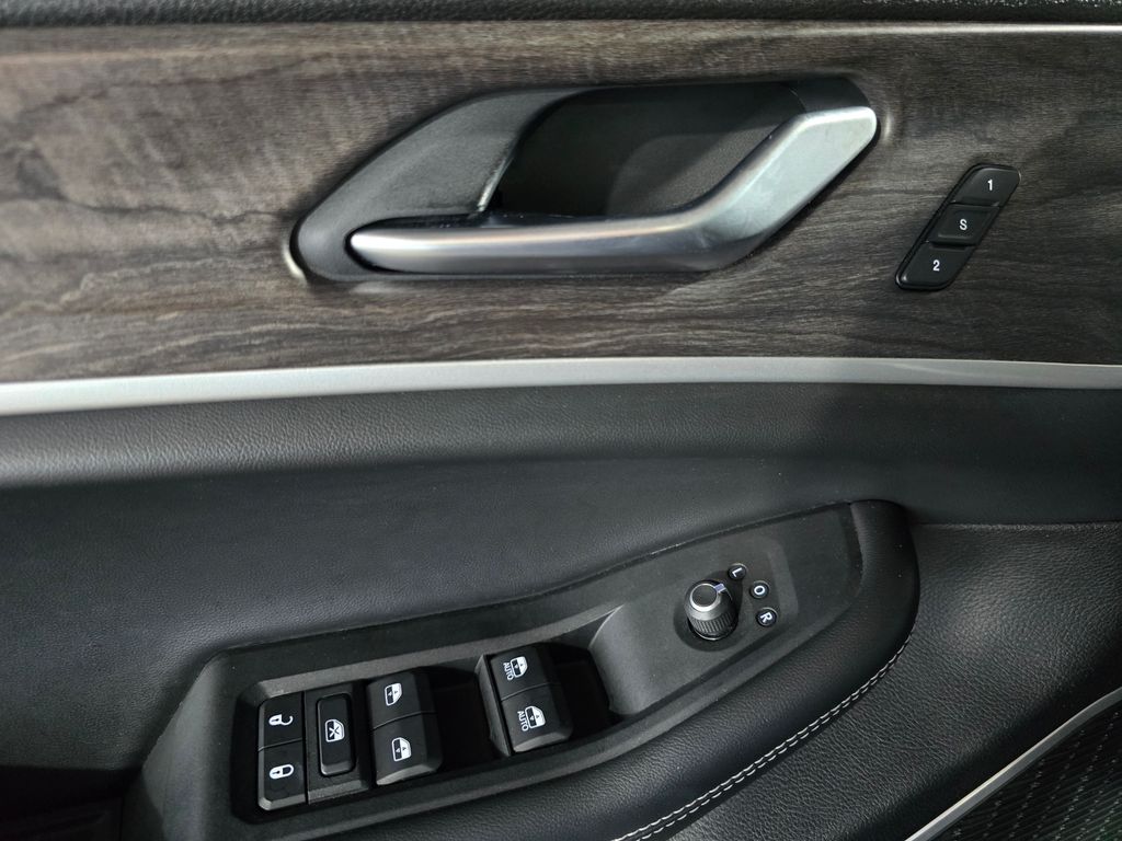 Thumbnail: 2022 Jeep Grand Cherokee L - 13