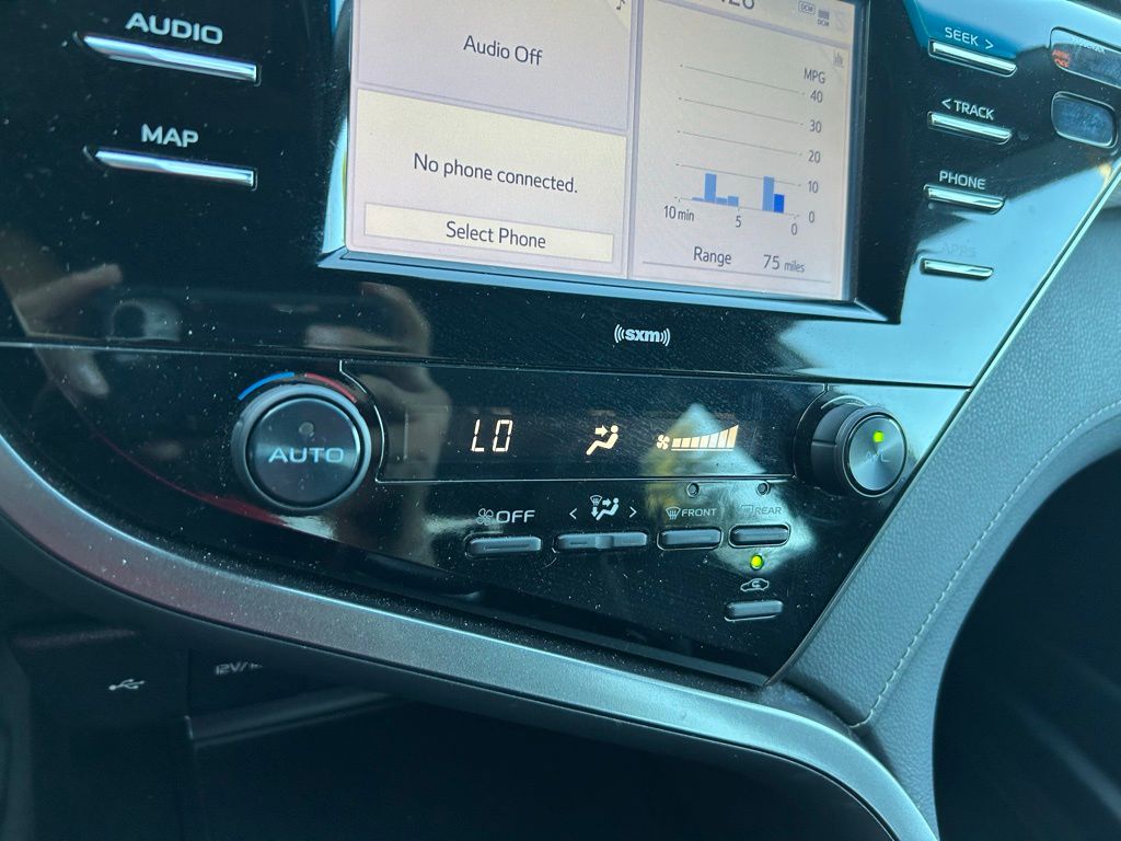 Thumbnail: 2020 Toyota Camry - 26