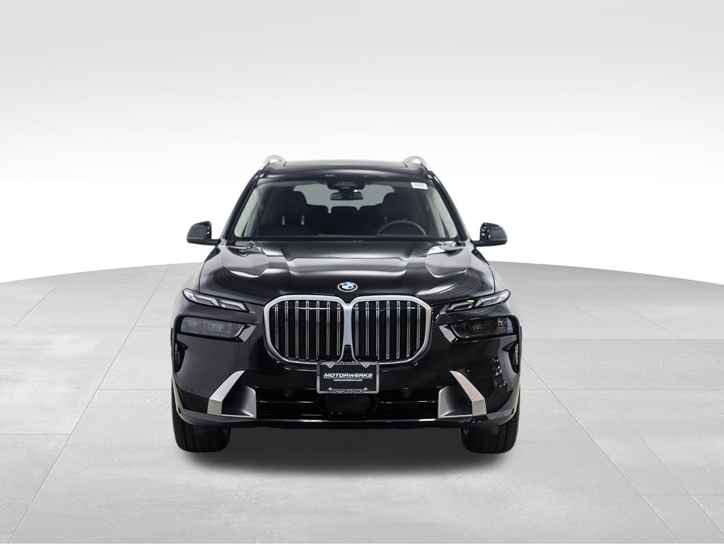 2025 BMW X7 xDrive40i 8