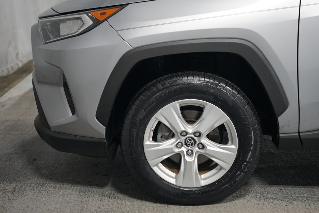 2019 Toyota RAV4 XLE 5