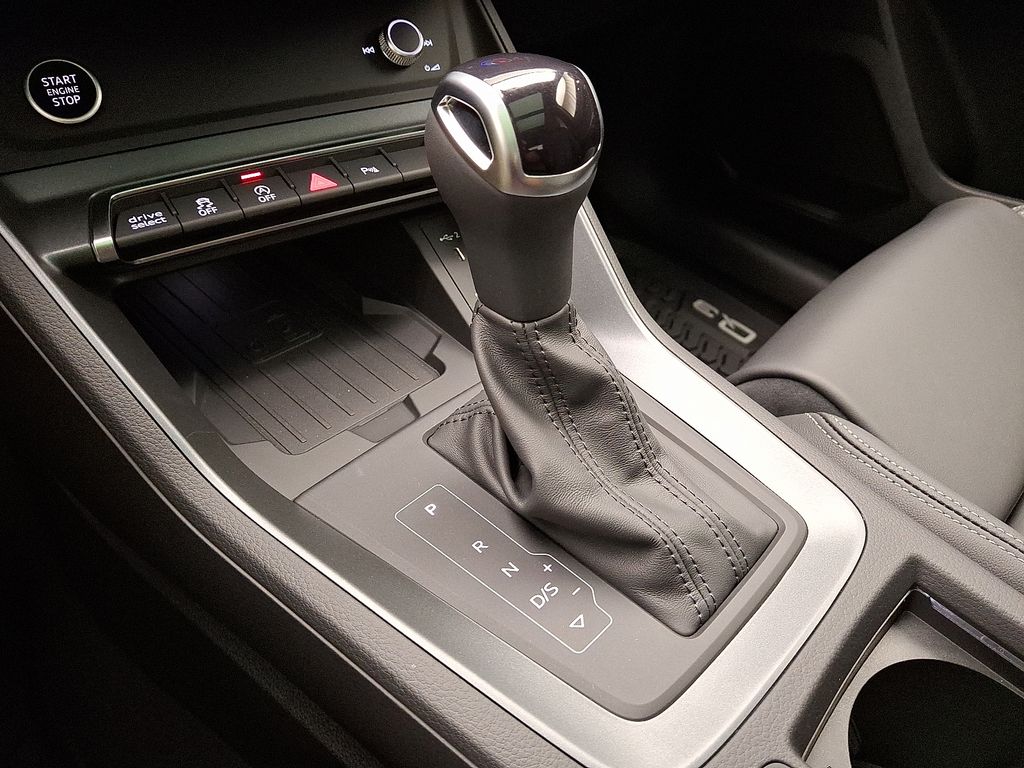 2025 Audi Q3  10