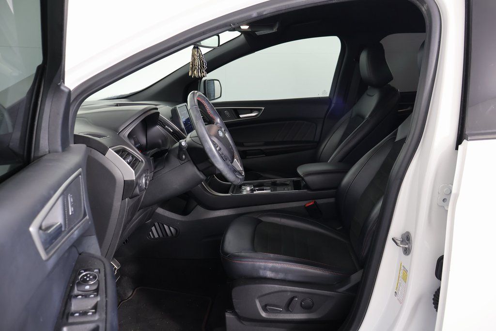 Thumbnail: 2022 Ford Edge - 8