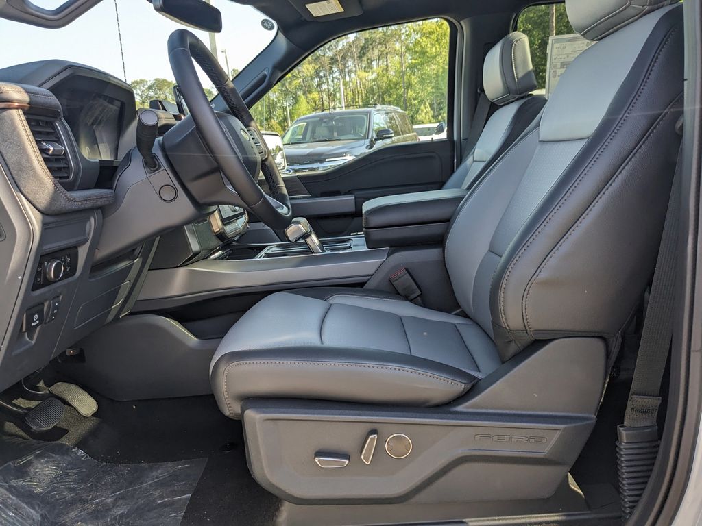 2025 Ford F-150 Lightning Lariat