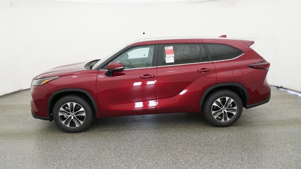 Thumbnail: 2025 Toyota Highlander - 15