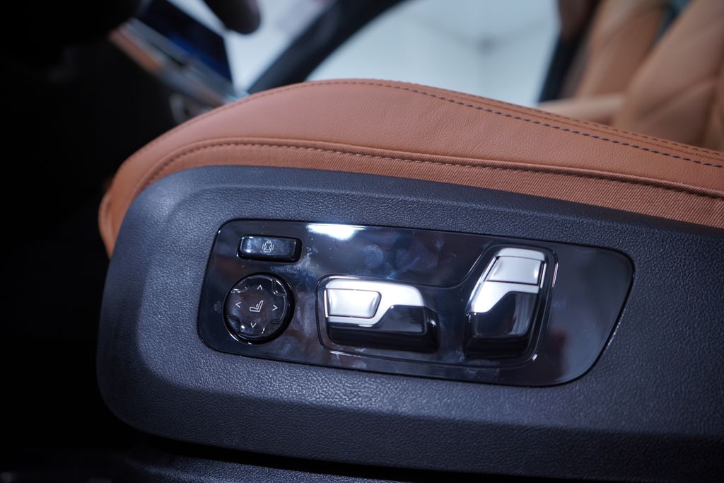 Thumbnail: 2026 BMW X5 - 12