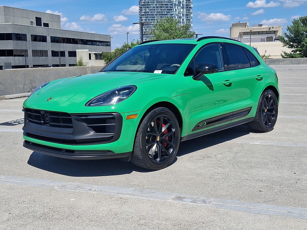 Thumbnail: 2024 Porsche Macan - 1