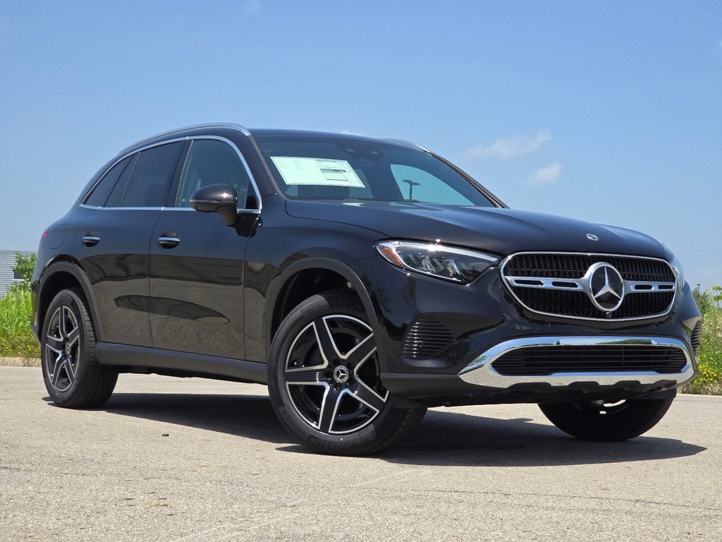 New 2026 Black Mercedes-Benz GLC 300 image 2