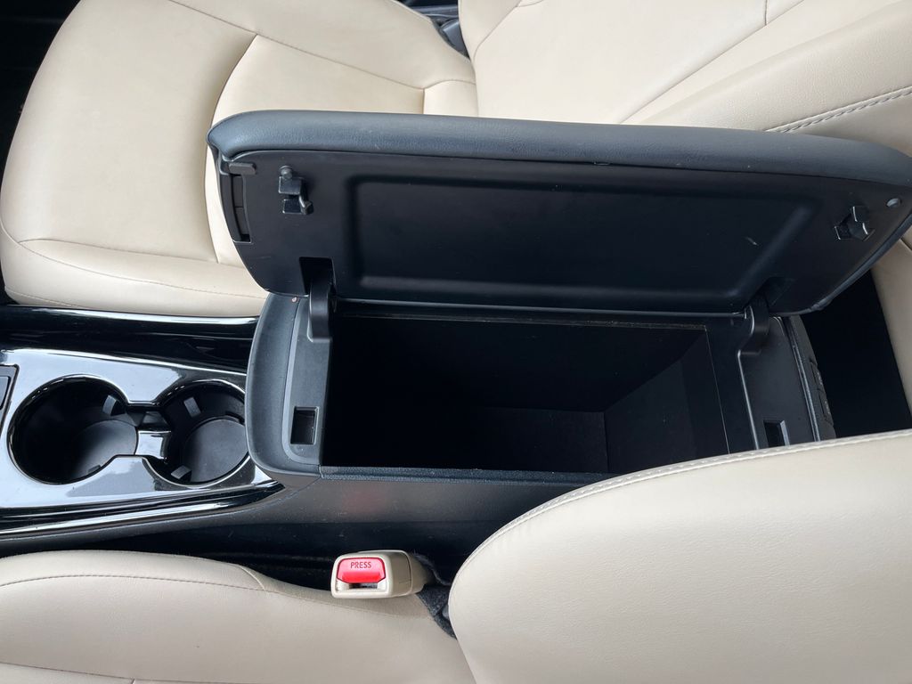 2020 Toyota Prius XLE AWD-e photo