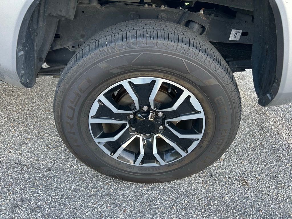 Thumbnail: 2021 Toyota Tacoma - 9