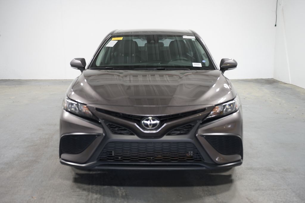 2024 Toyota Camry SE 2