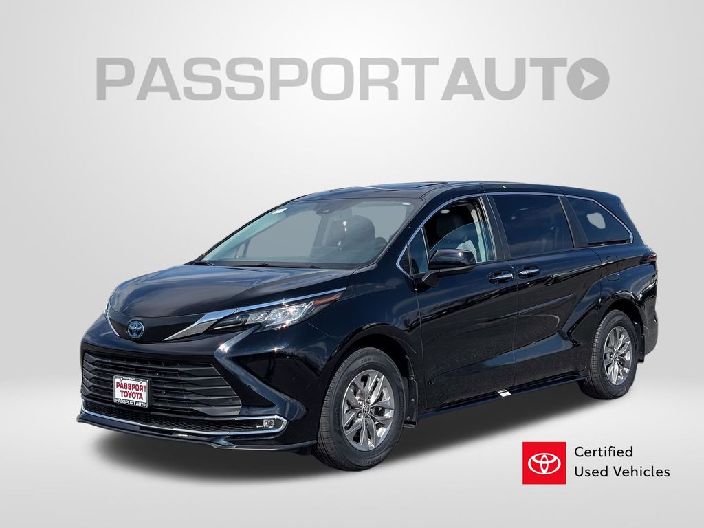 2023 Toyota Sienna XLE 7-Passenger FWD