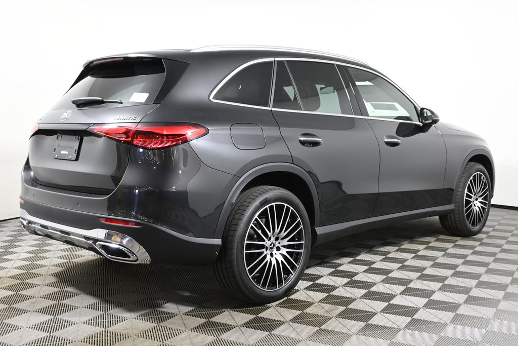 2025 Mercedes-Benz GLC 300 7