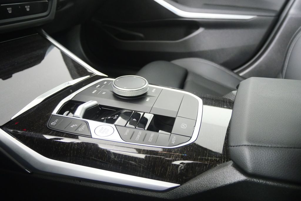 Thumbnail: 2023 BMW 3 Series - 23