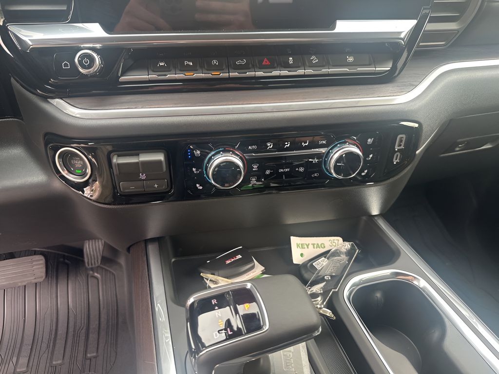 New 2026 White GMC SLT image 34