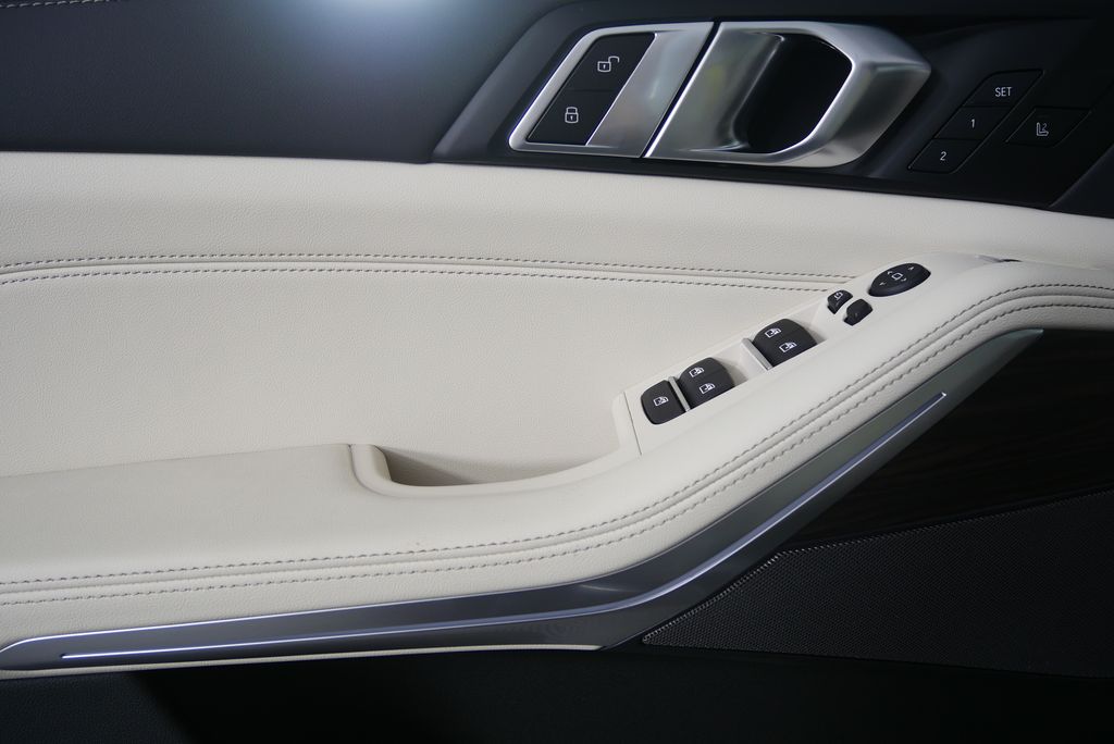 Thumbnail: 2026 BMW X5 - 9