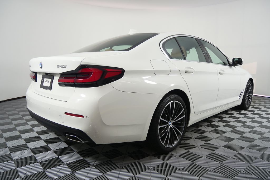 Thumbnail: 2023 BMW 5 Series - 3