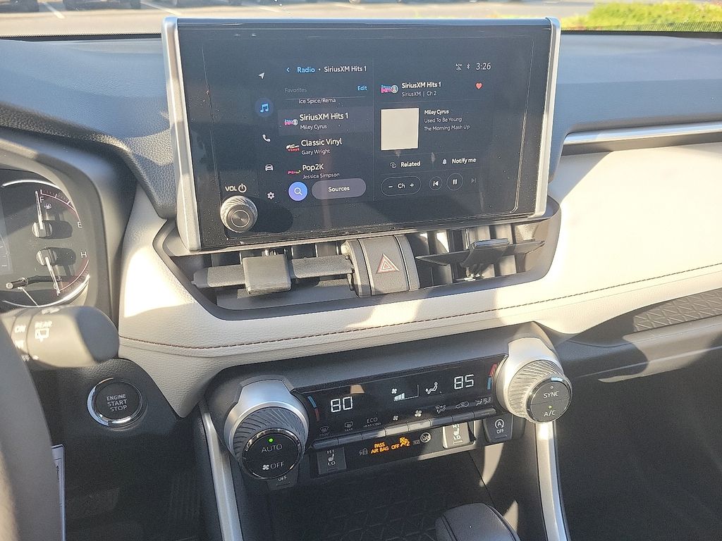 2025 Toyota RAV4 XLE 12