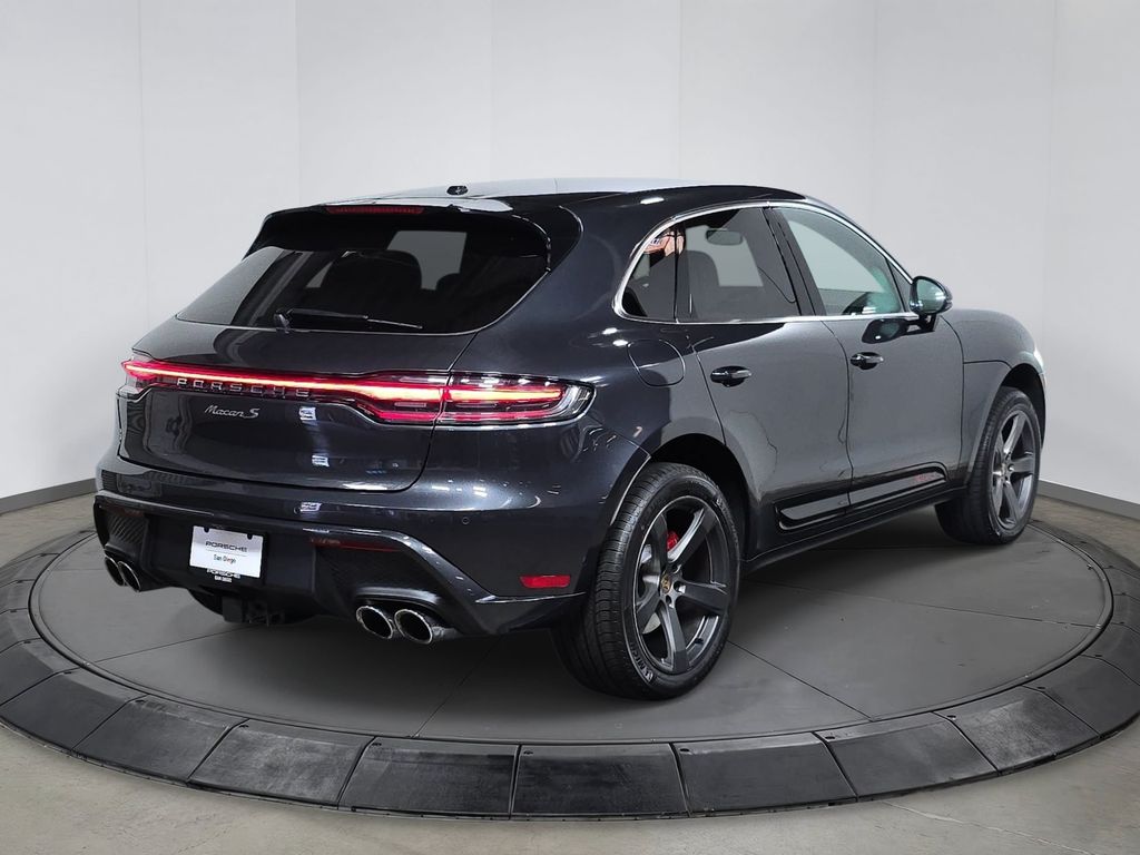 Used 2023  Porsche S image 7