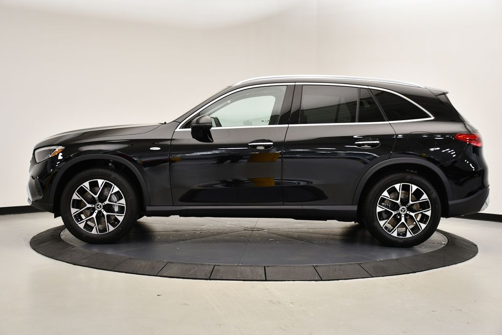 2025 Mercedes-Benz GLC 350 2