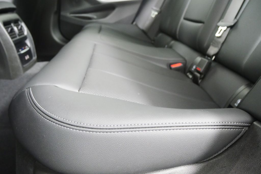 Thumbnail: 2025 BMW 3 Series - 14