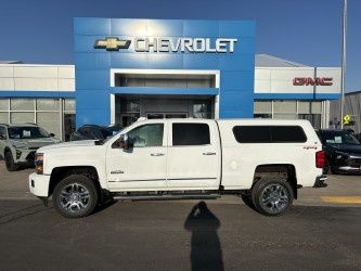 Summit White 2015 Chevrolet Silverado 2500HD High Country Crew Cab 4WD Pickup Truck Four-Wheel Drive 6-Speed Automatic