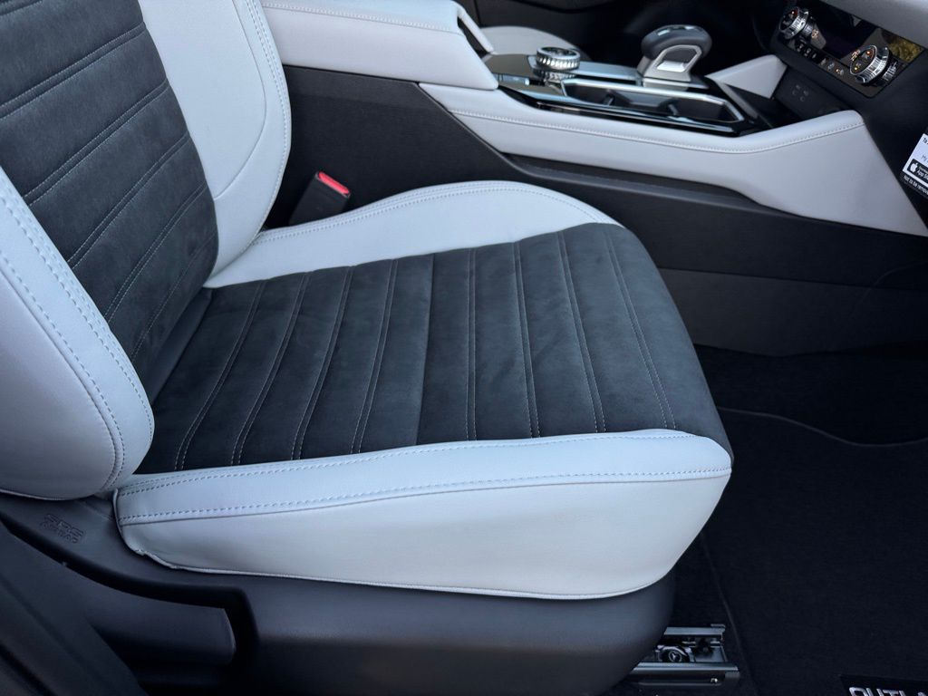 New 2025 Mitsubishi Outlander SUV