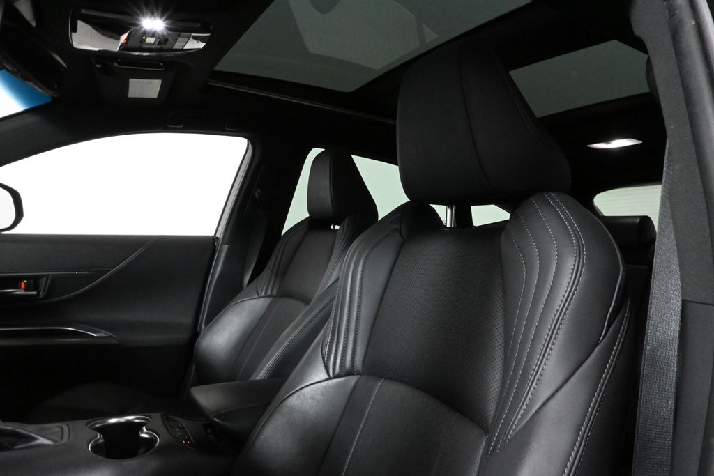 Thumbnail: 2021 Toyota Venza - 4