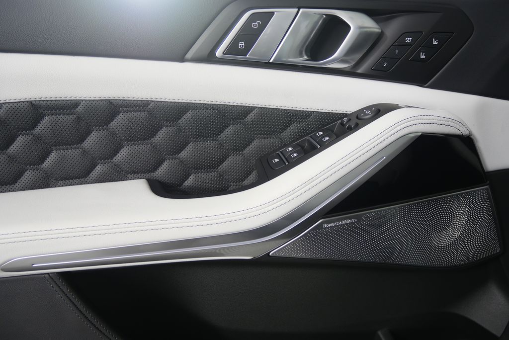 Thumbnail: 2026 BMW X5 - 9
