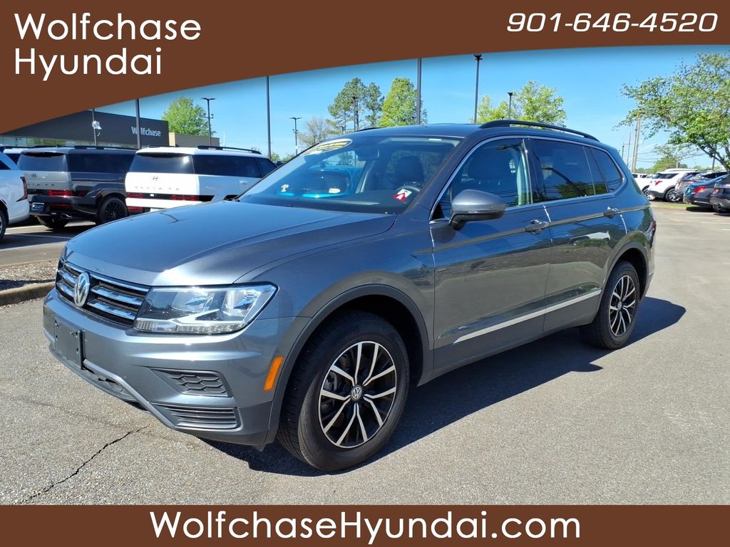 Platinum Gray Metallic 2021 Volkswagen Tiguan SE 4Motion SUV / Crossover All-Wheel Drive 8-Speed Automatic