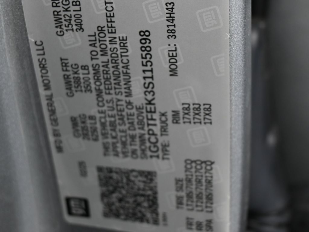 Used 2025 Sterling Gray Metallic Chevrolet ZR2 image 18