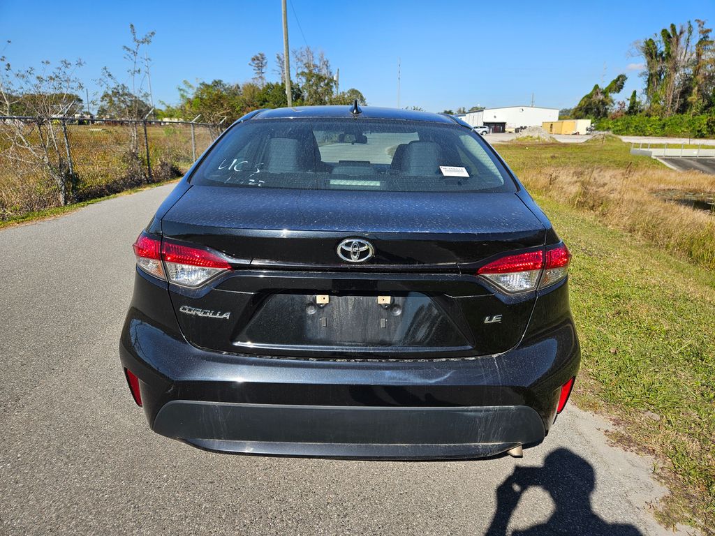 2021 Toyota Corolla LE 4