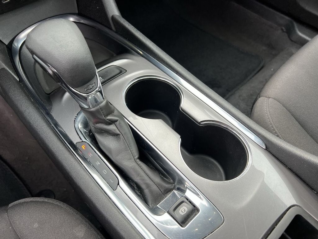 2023 Chevrolet Malibu LT photo