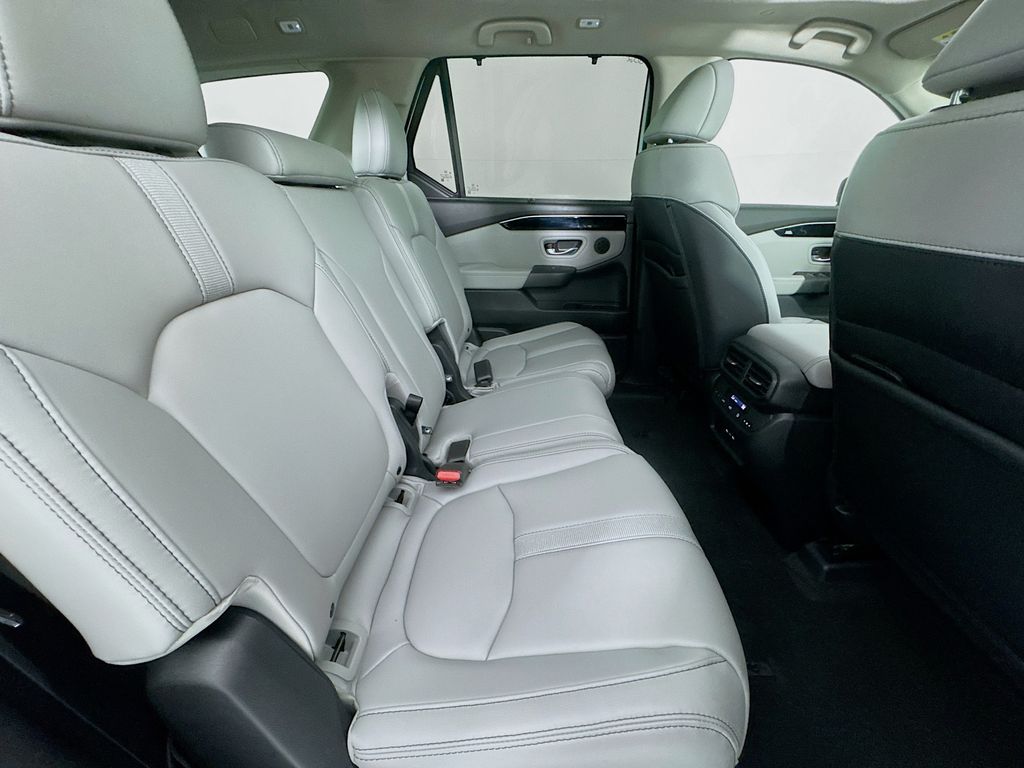 New Car 2025 Honda Pilot  Touring For Sale Under $60,000 In Austin, Texas