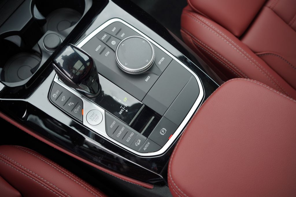 Thumbnail: 2025 BMW X4 - 17