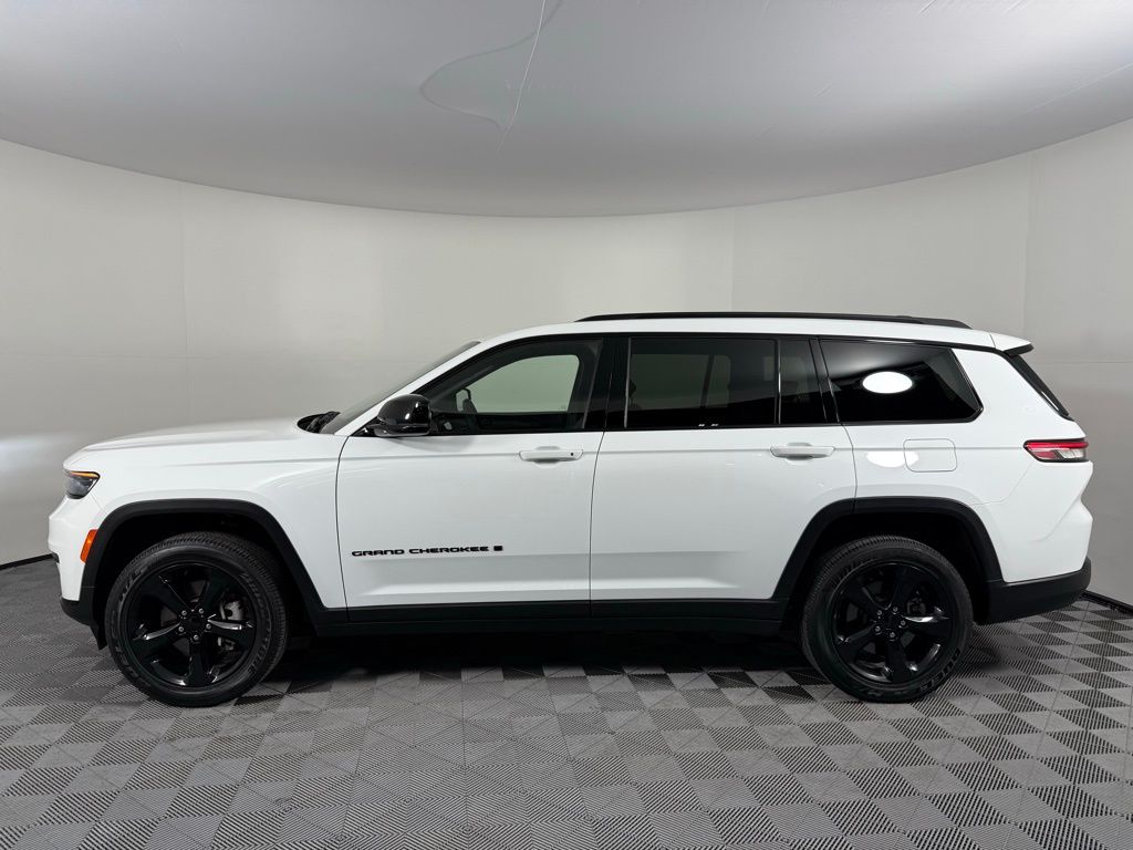 2023 Jeep Grand Cherokee L Altitude 8