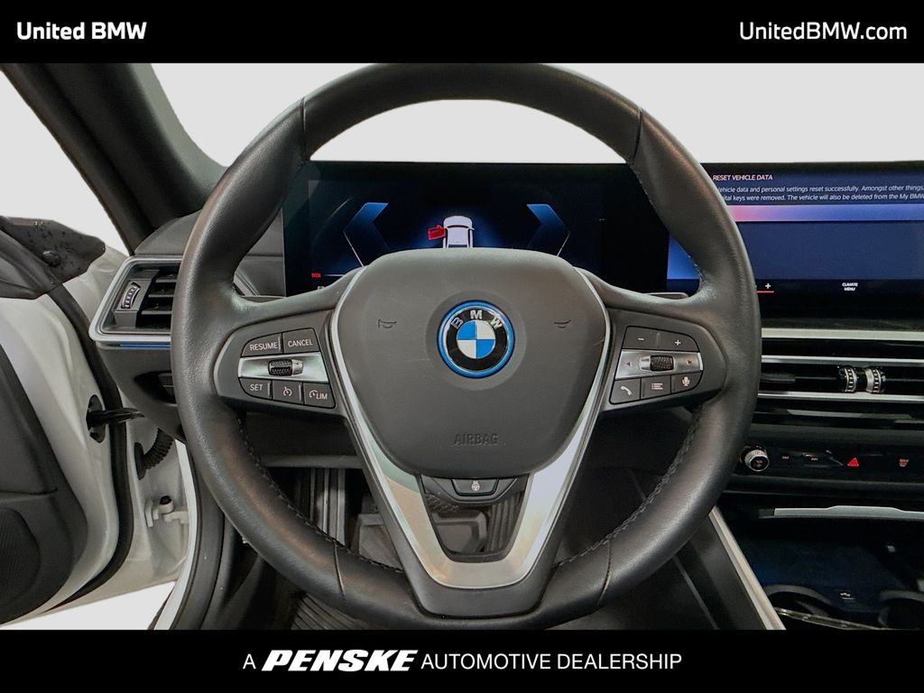 Thumbnail: 2023 BMW i4 - 6