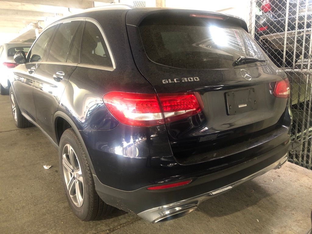 2016 Mercedes-Benz GLC 300 5