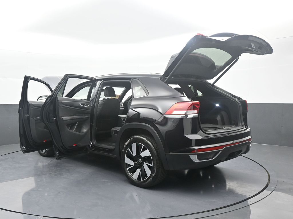 Used 2024 Deep Black Volkswagen 2.0T SE w/Technology image 74