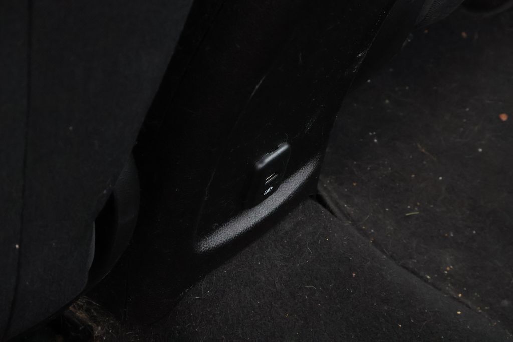 Thumbnail: 2017 Chevrolet Cruze - 31