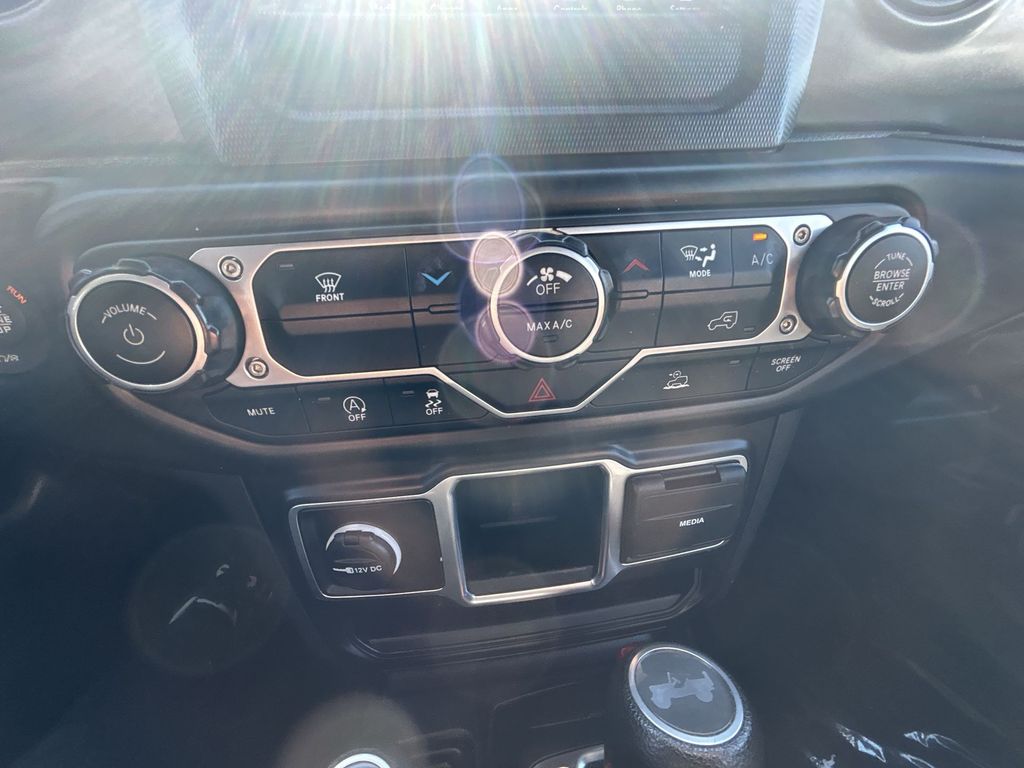 Thumbnail: 2023 Jeep Wrangler - 18