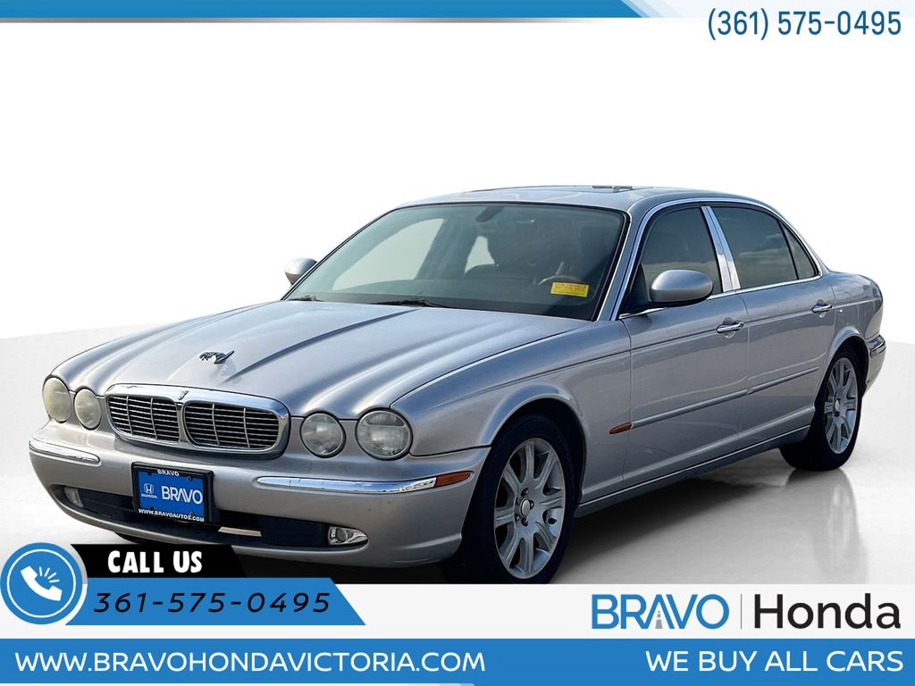 Silver 2005 Jaguar XJ-Series Sedan Rear-Wheel Drive 6-Speed Automatic