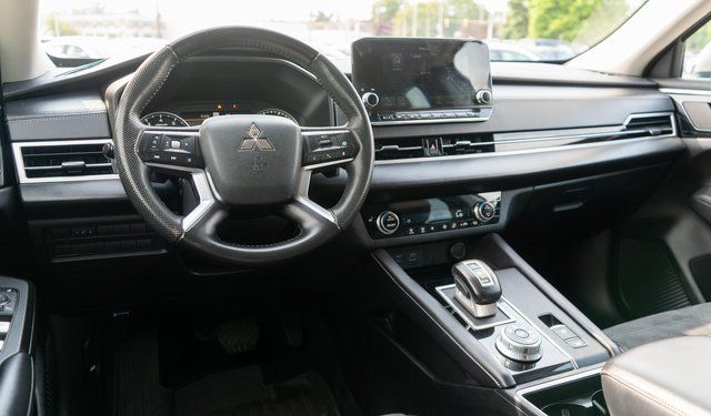 2023 Mitsubishi Outlander SE Gray at Subaru and VW of Moon Township